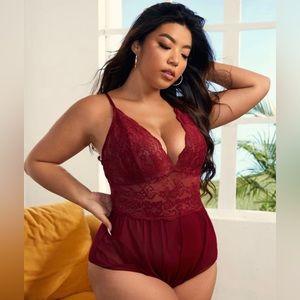 Plus size maroon lace lingerie